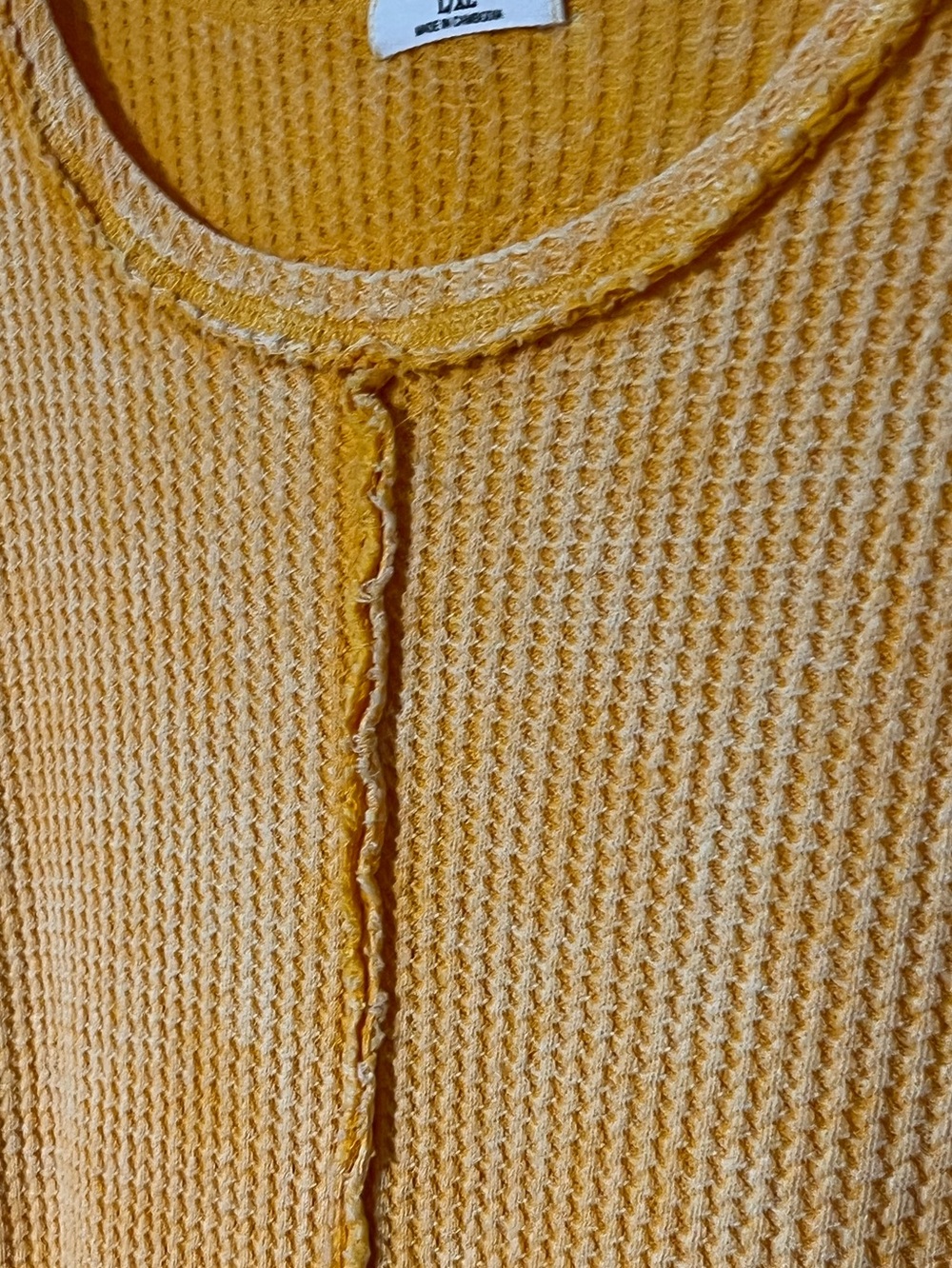 Zenana washed rolled, raw-edge short sleeves center seam detail waffle-knit top - Picture 2 of 10